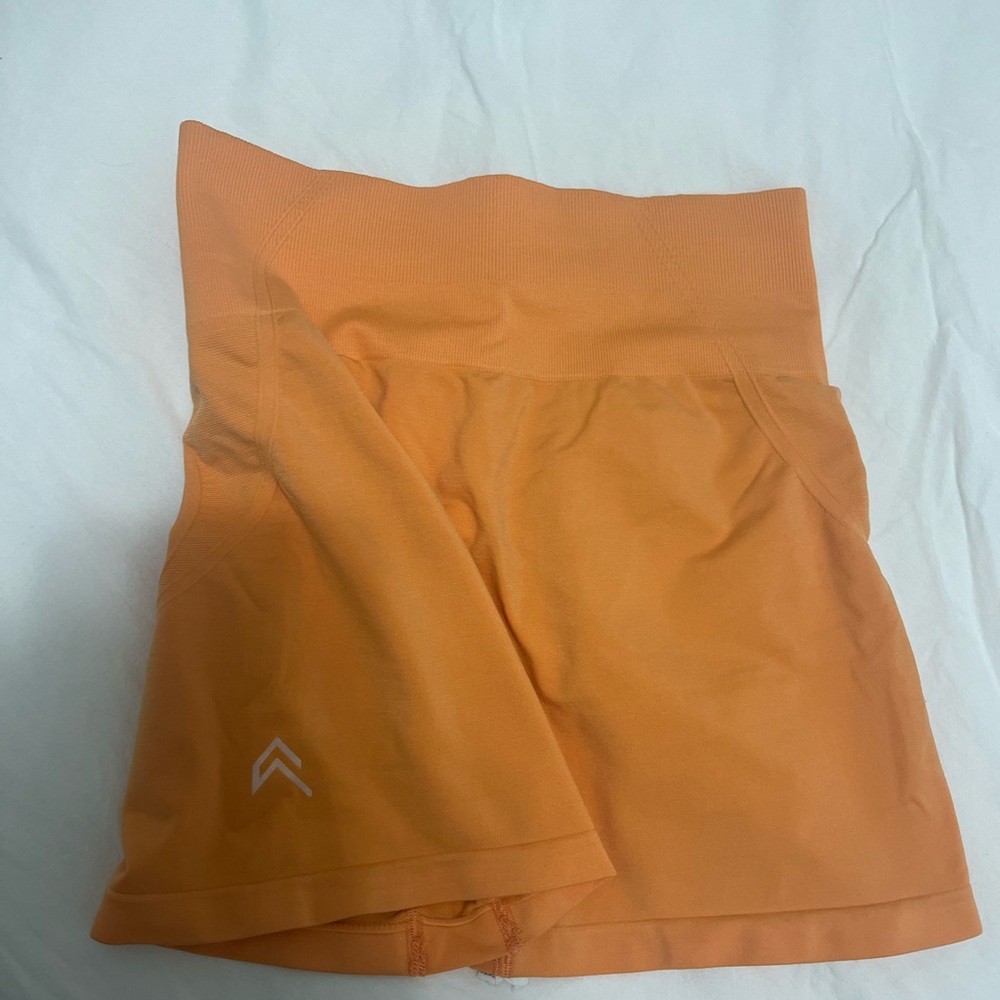 Oner Active apricot seamless shorts